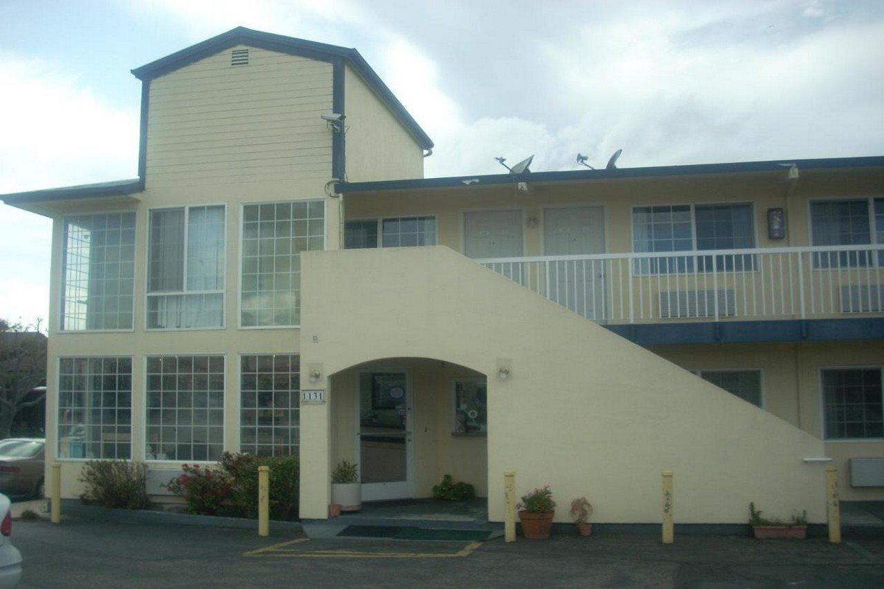 Economy Inn Monterey Сисайд Экстерьер фото