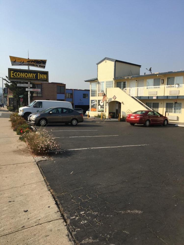 Economy Inn Monterey Сисайд Экстерьер фото